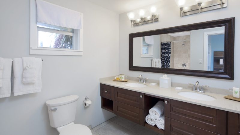 VillaMasterBathroom1